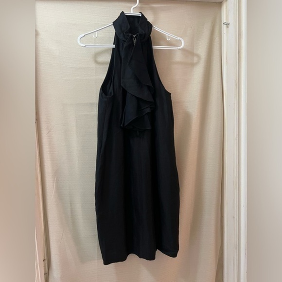 Club Monaco Dresses & Skirts - 🔴Club Monaco black halter ruffle midi sleeveless dress size 8
